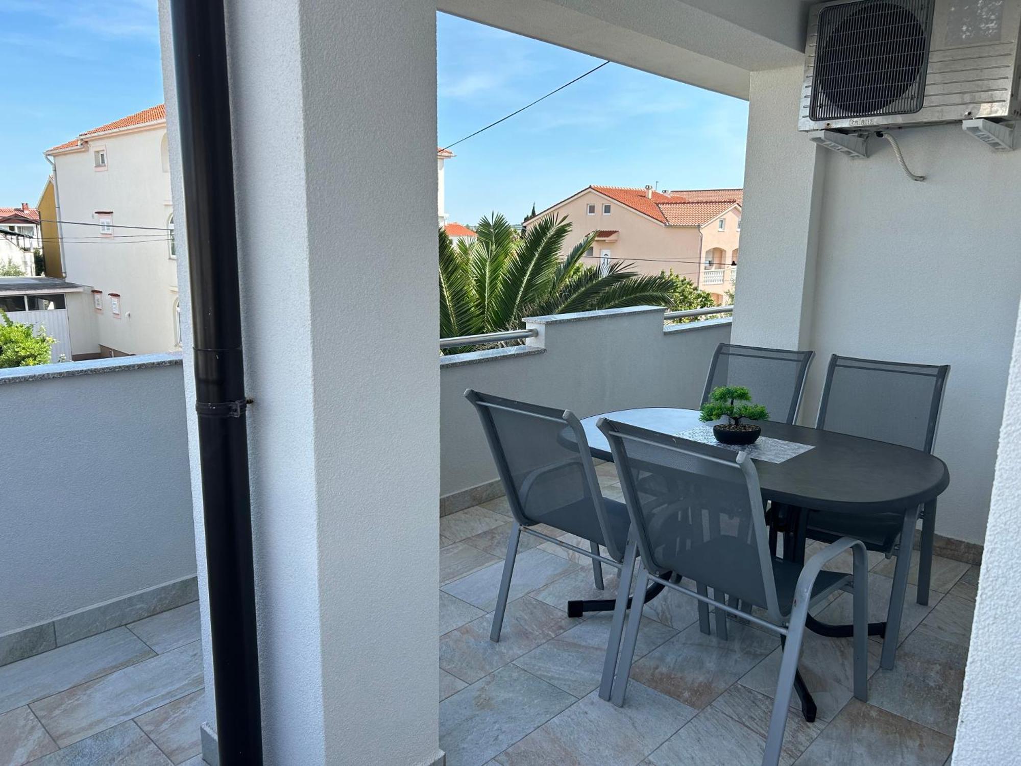 Apartmani Lovrencic Vrsi Ngoại thất bức ảnh