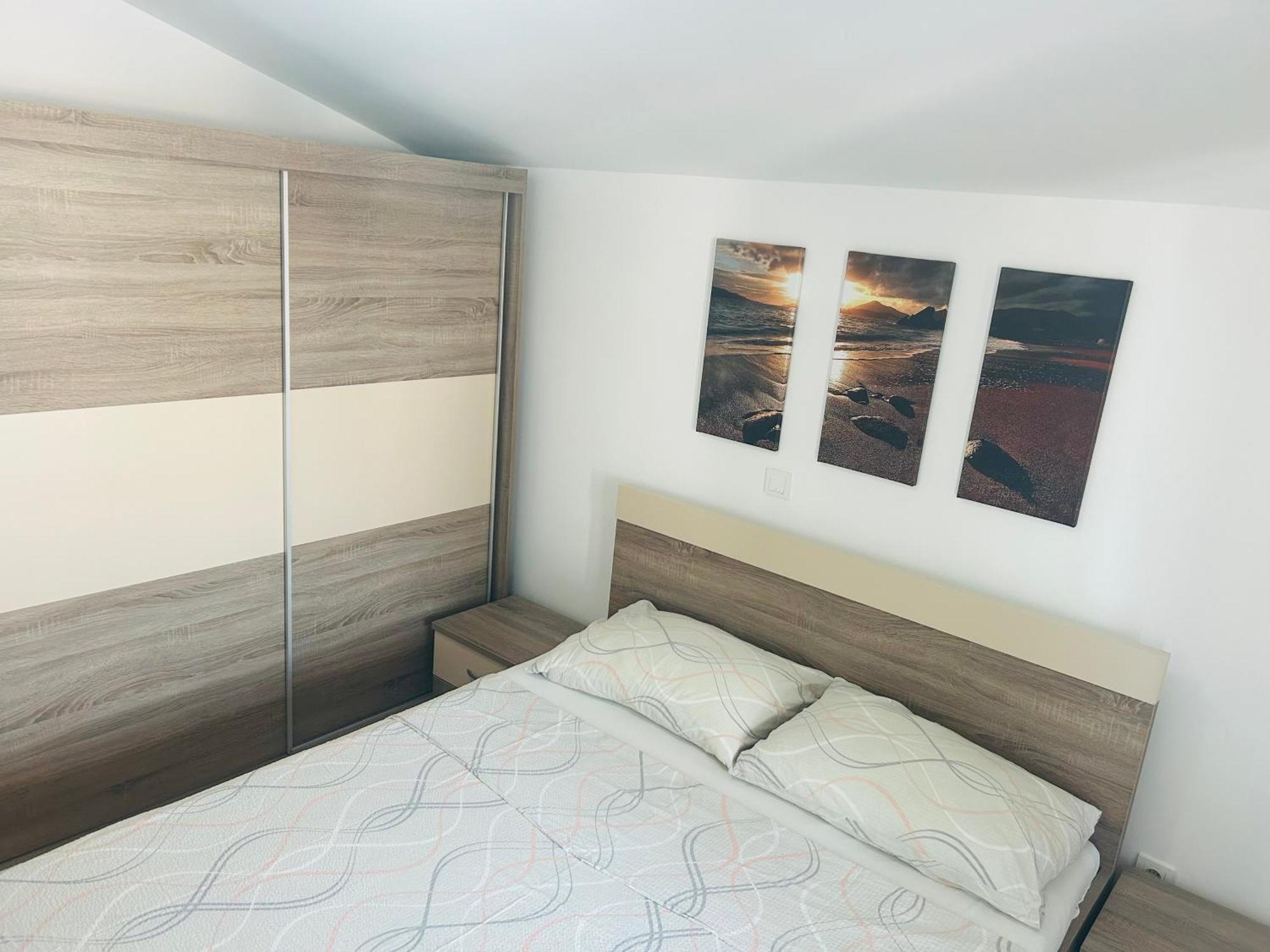 Apartmani Lovrencic Vrsi Ngoại thất bức ảnh